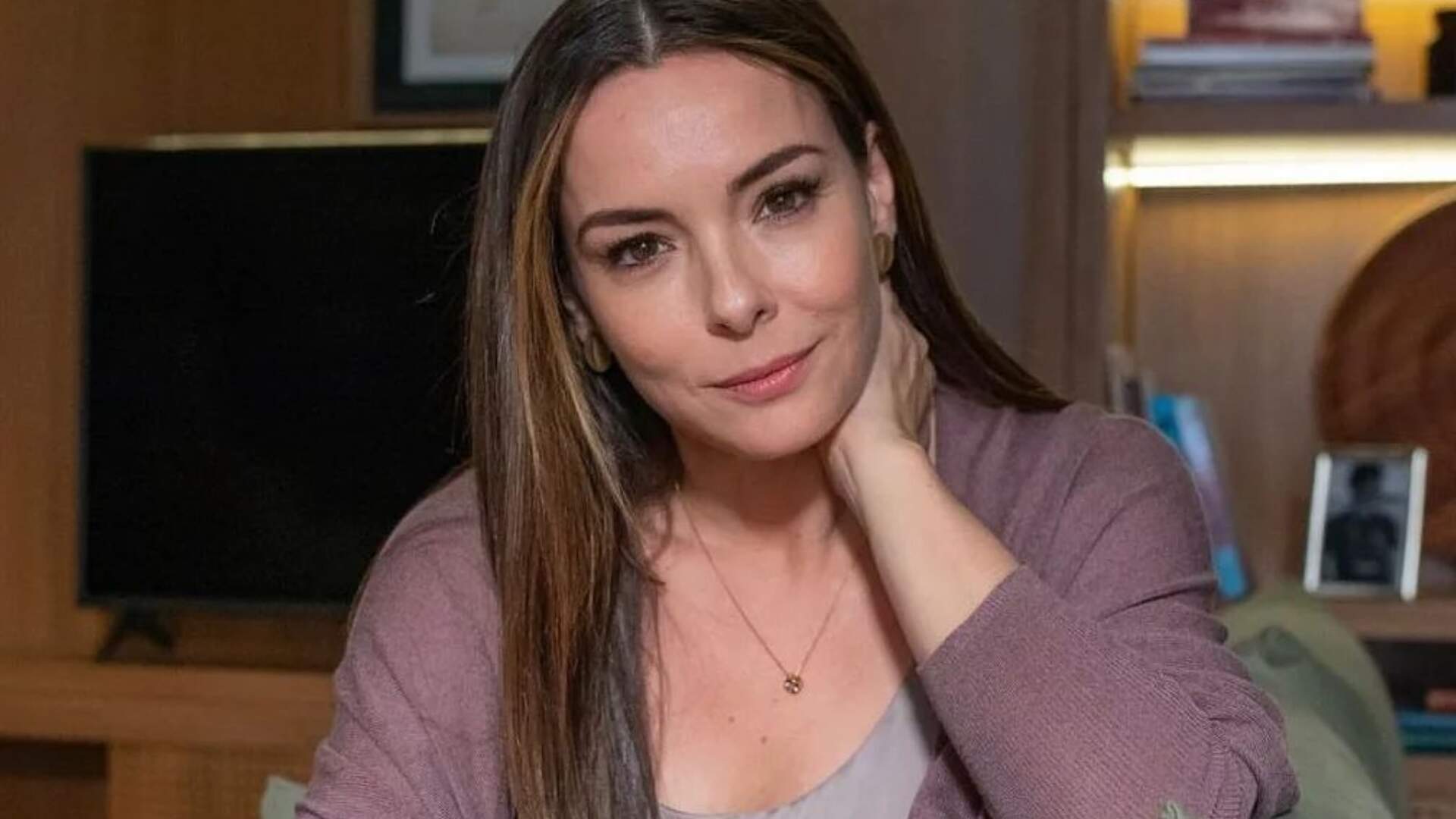Comemoração! Regiane Alves compartilha encontro emocionante com elenco de ‘Vai na Fé’