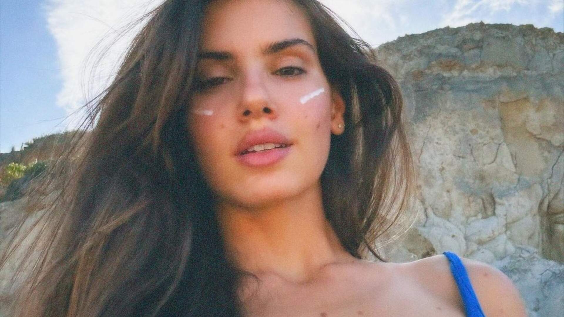 Amor Perfeito: Camila Queiroz surge caracterizada e mostra nova personagem da próxima novela