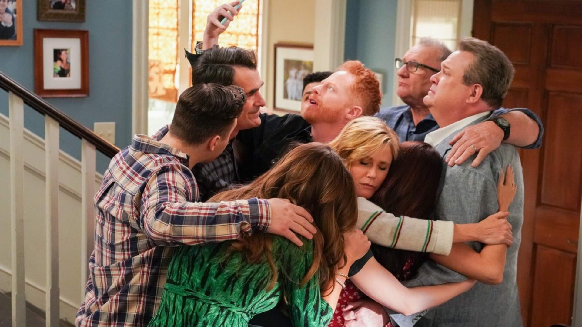 Modern Family: Conheça a série de comédia protagonizada por Manoe… Jesse Tyler Ferguson - Metropolitana FM