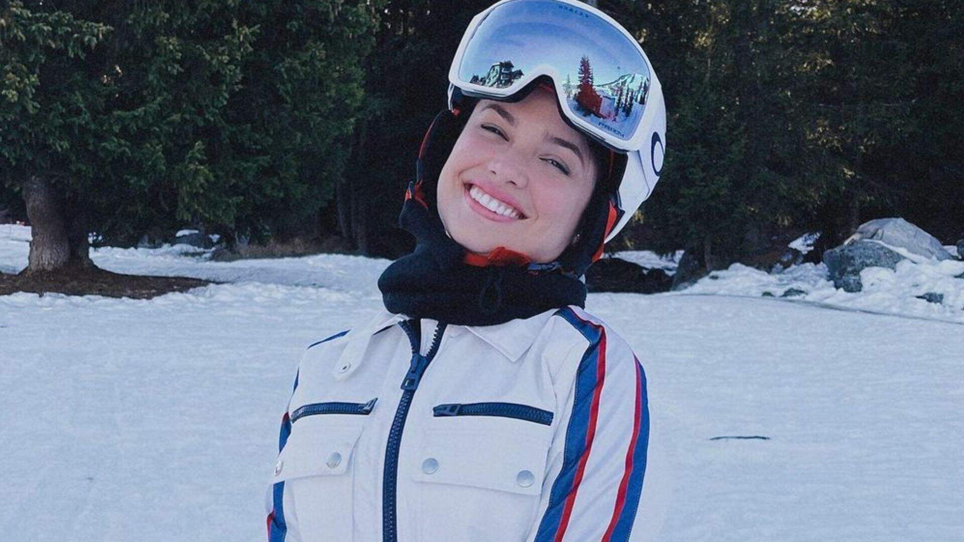 Juliette surge com roupa de ski e aproveita dia de neve na França - Metropolitana FM