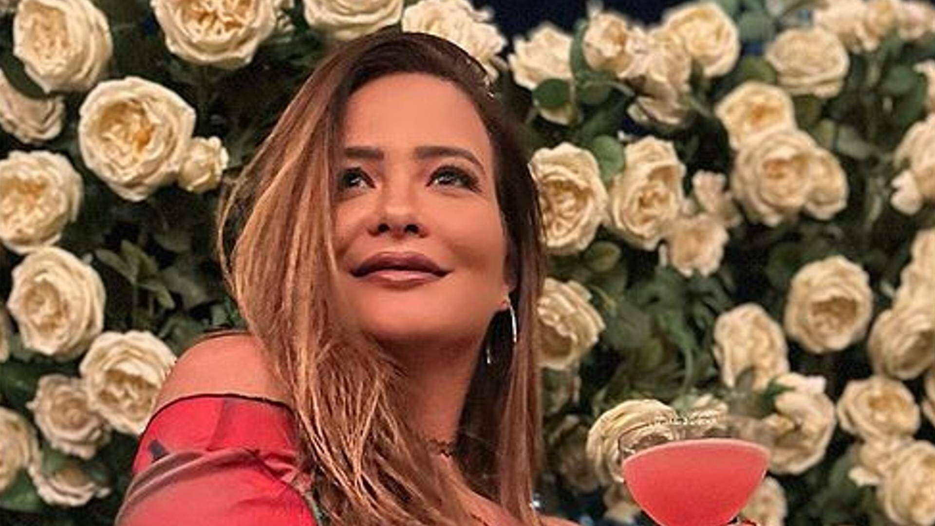 ‘Tabaca’ de Geisy Arruda acaba saindo da calcinha em vídeo: “Ai papai, só adulto dando zoom”