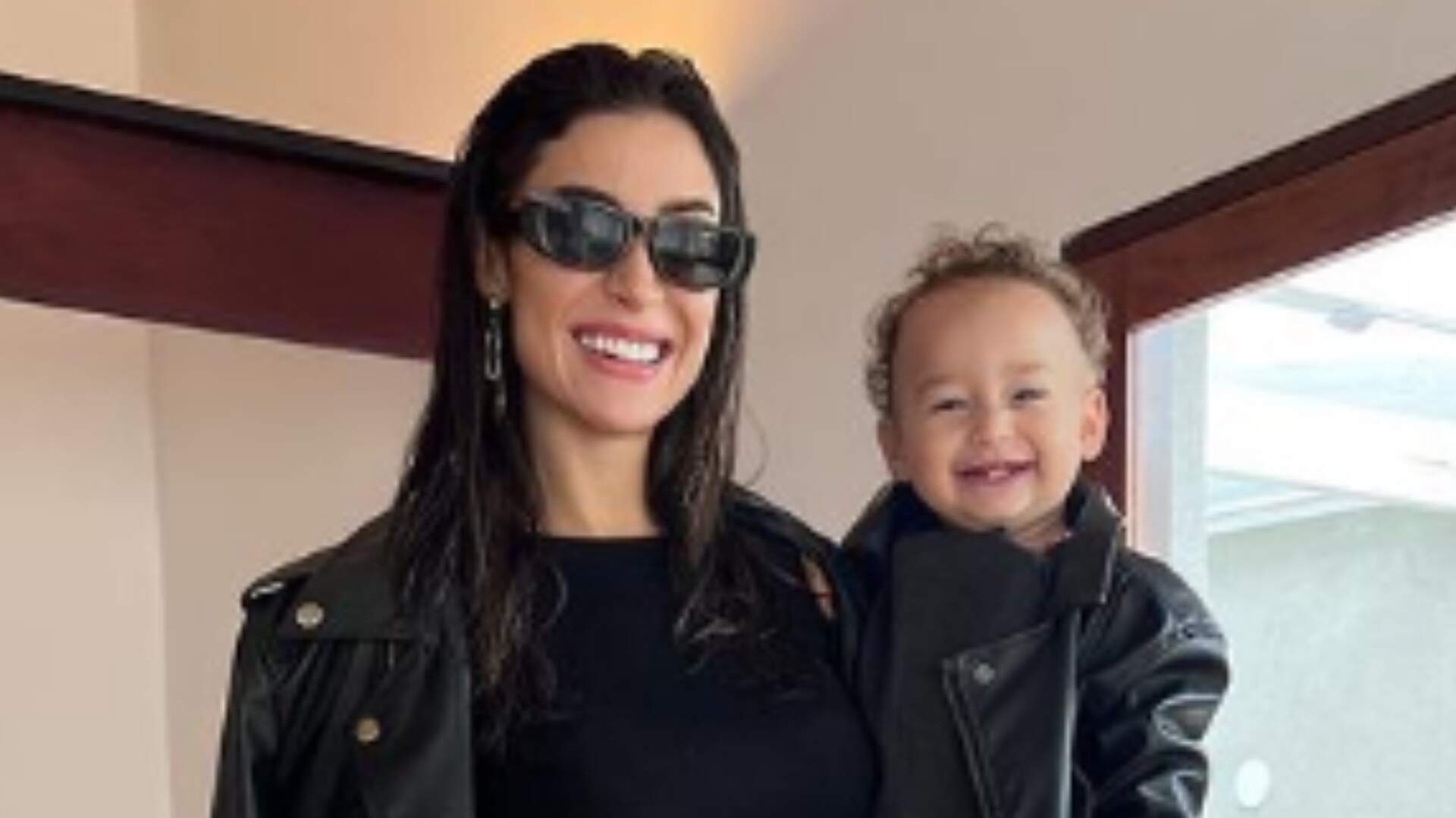 “Minha família nada tradicional”: Bianca Andrade e filho combinam look de couro