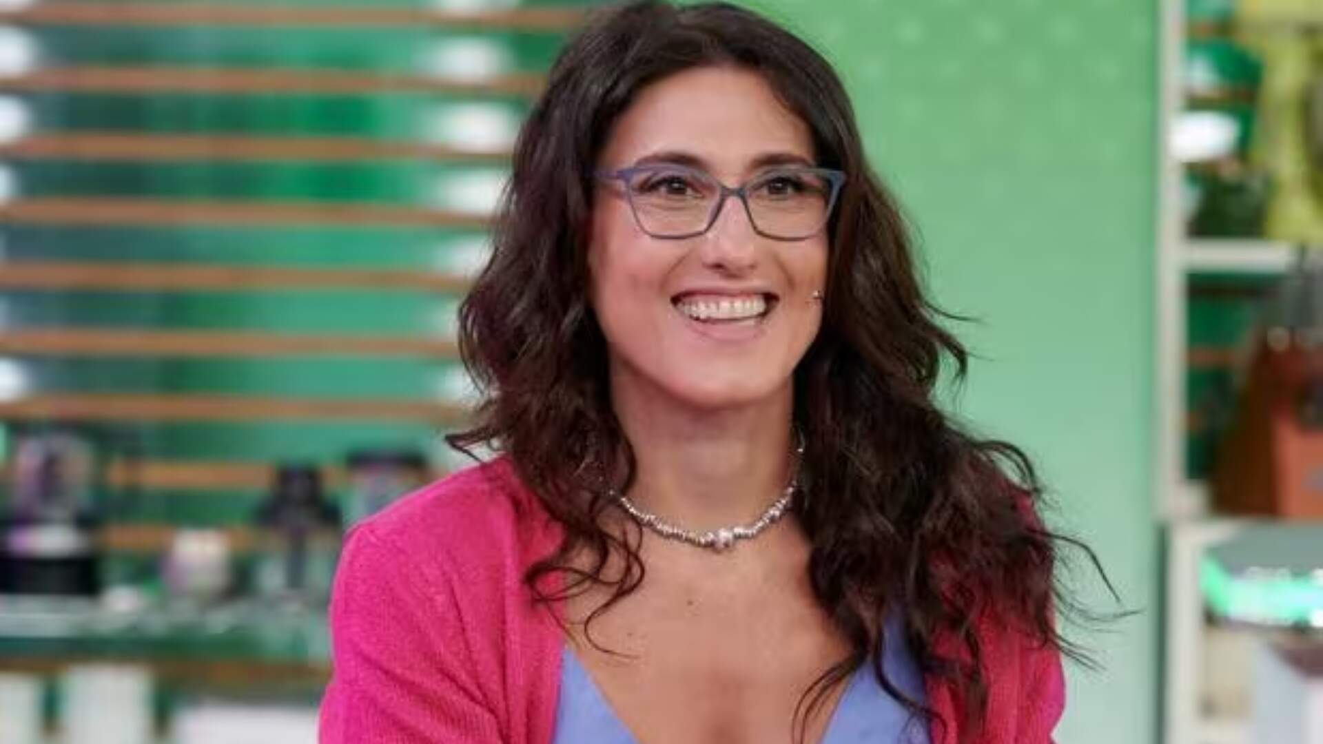 Depois de adotar uma postura rígida, Paola Carosella prefere uma versão mais tranquila em novo reality culinário - Metropolitana FM