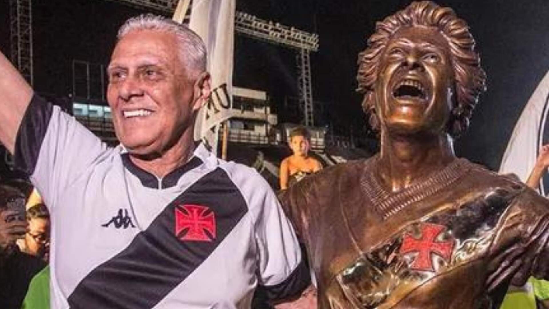Morre Roberto Dinamite, ex-jogador do Vasco, aos 68 anos