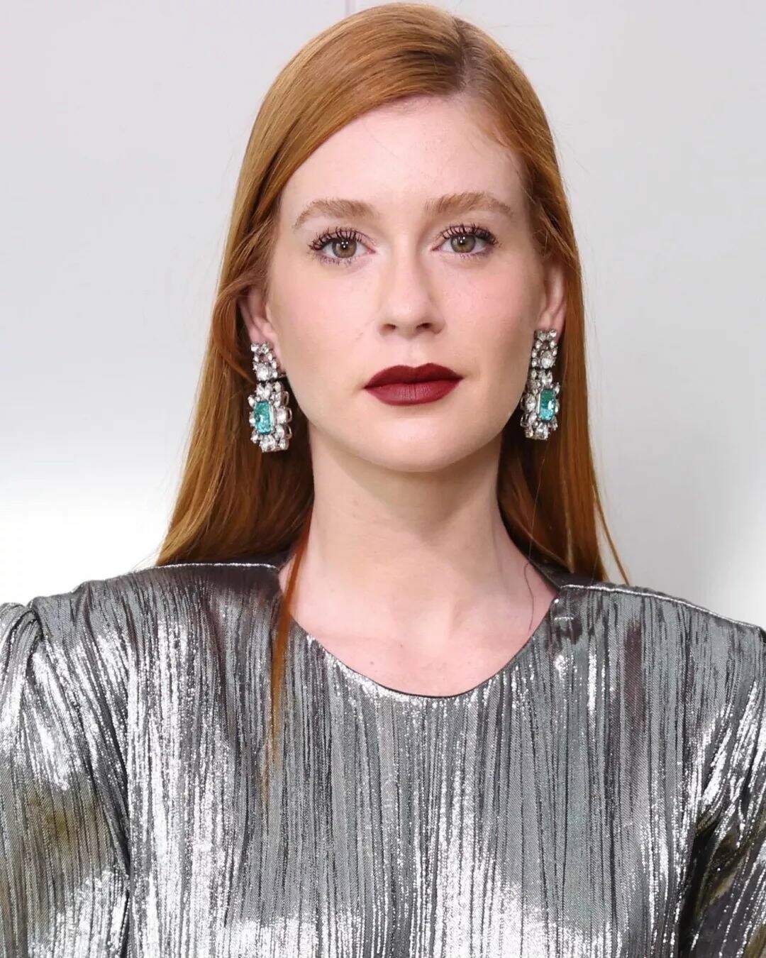Marina Ruy Barbosa elege vestido metalizado de R$ 21 mil em desfile da Gucci (Foto: Getty Images)