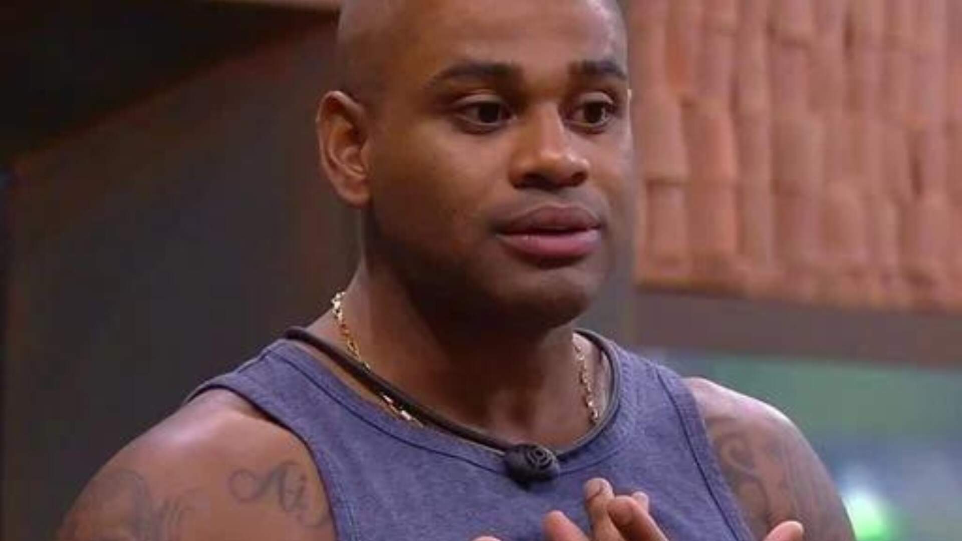 BBB 23: Inimigos ou amantes? Cezar Black revela paixonite e ataca crush: “Vivendo de férias” - Metropolitana FM