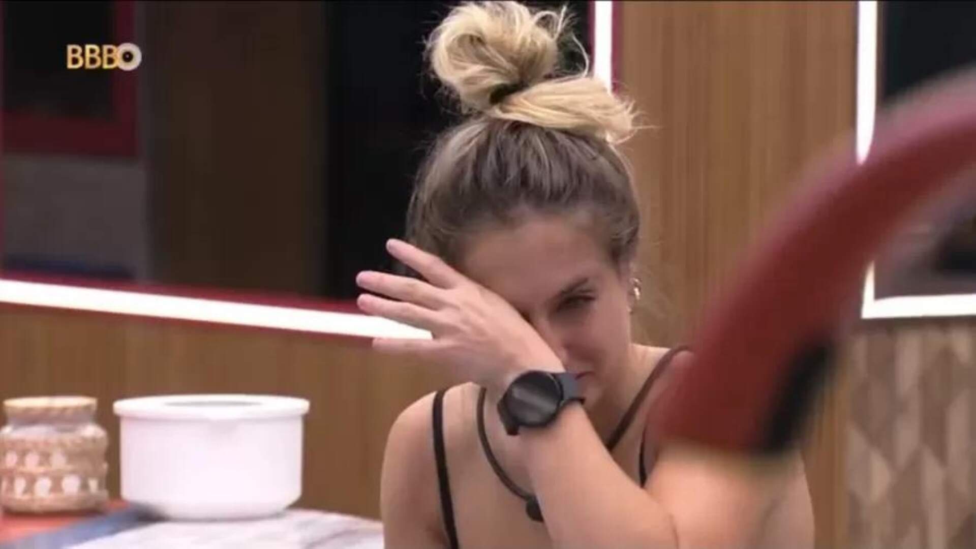 BBB 23: Bruna Griphao passa produto no olho e saúde da participante preocupa produção: “Louca” - Metropolitana FM