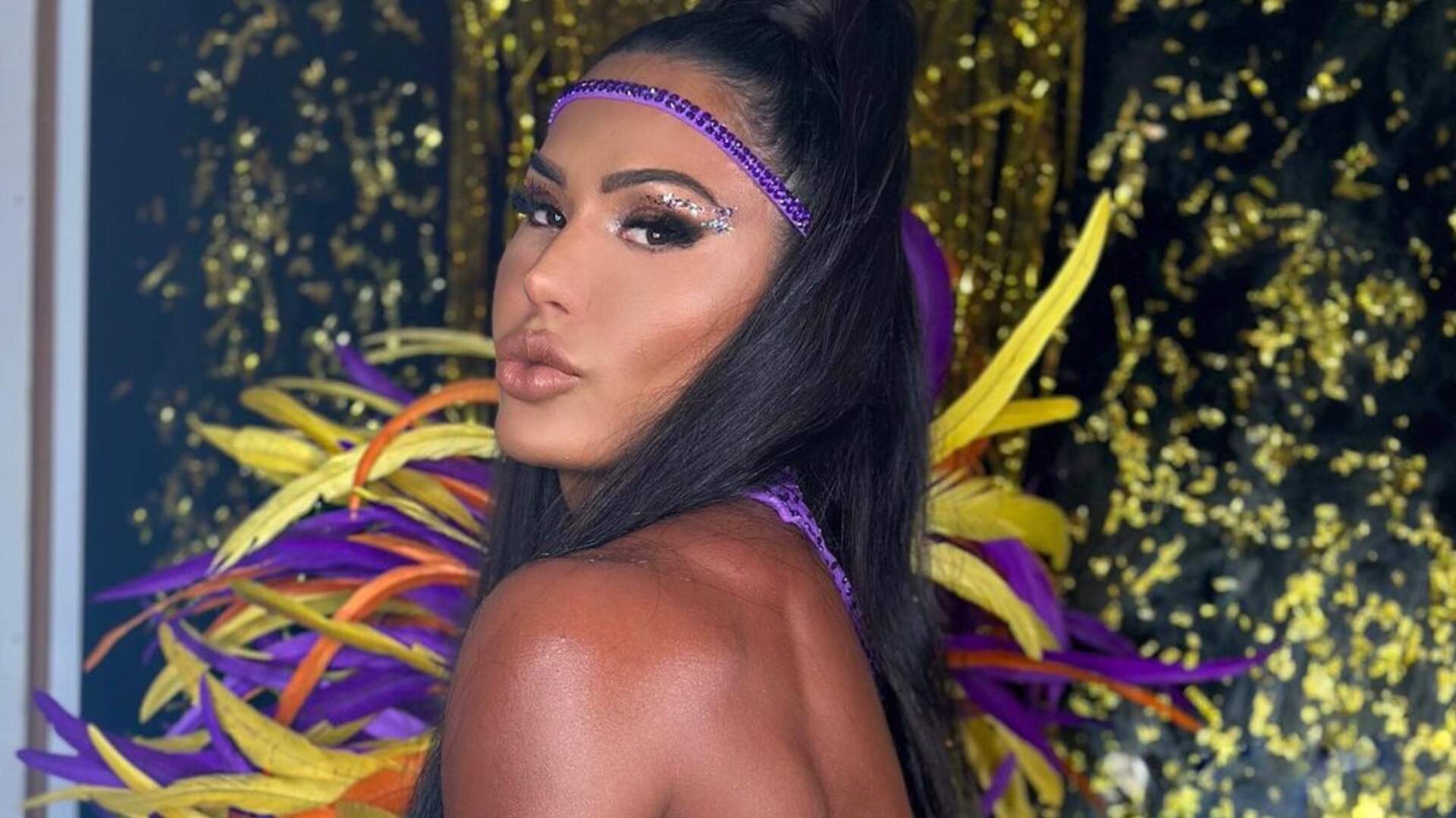 Gracyanne Barbosa encerra Carnaval rebolando com marquinha em evidência: “Já estou com saudade”
