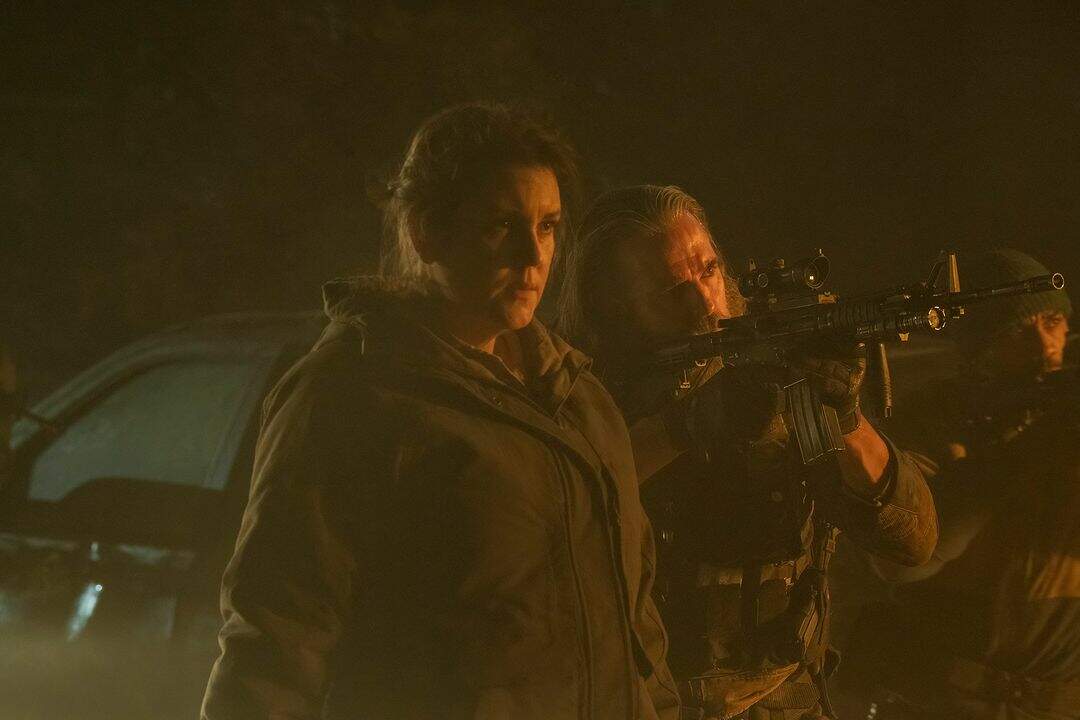 Kathleen e sua milícia em "Endure and Survive". (Foto: Reprodução/HBO) 