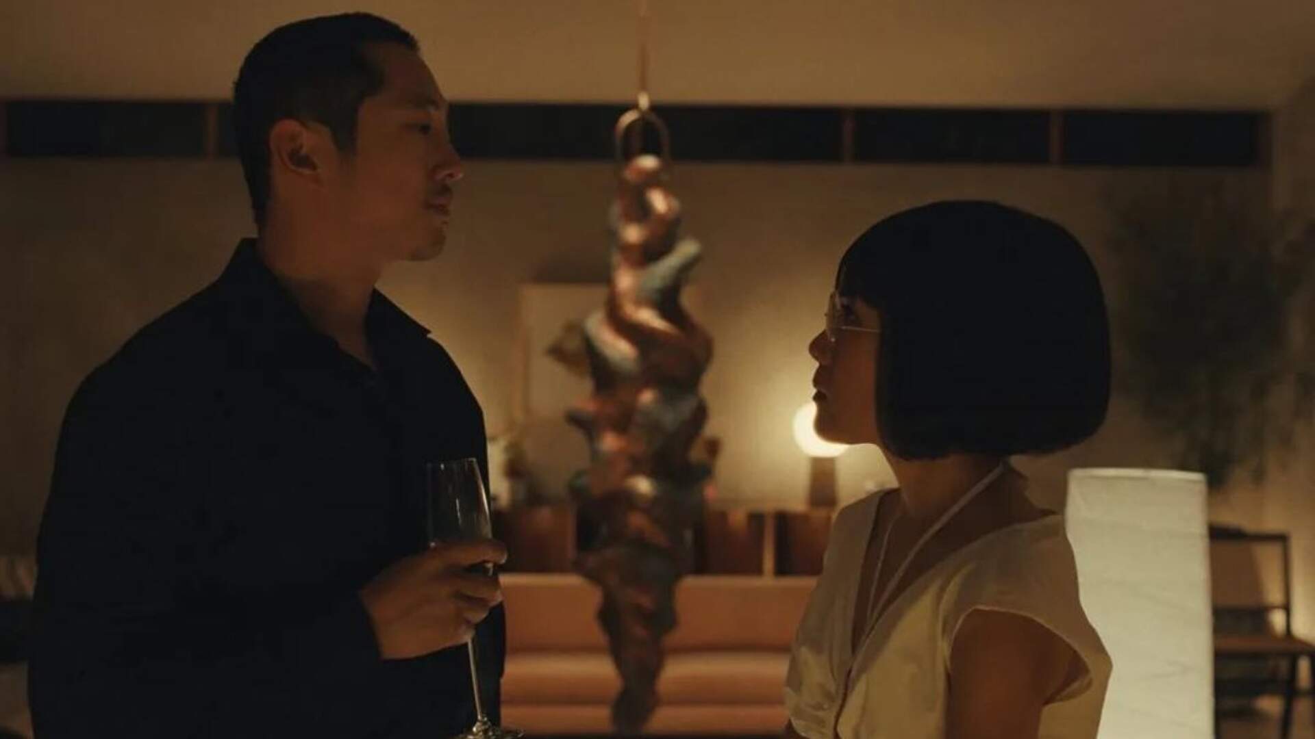 Treta: Netflix divulga trailer e data de estreia de série protagonizada por Steven Yeun e Ali Wong - Metropolitana FM