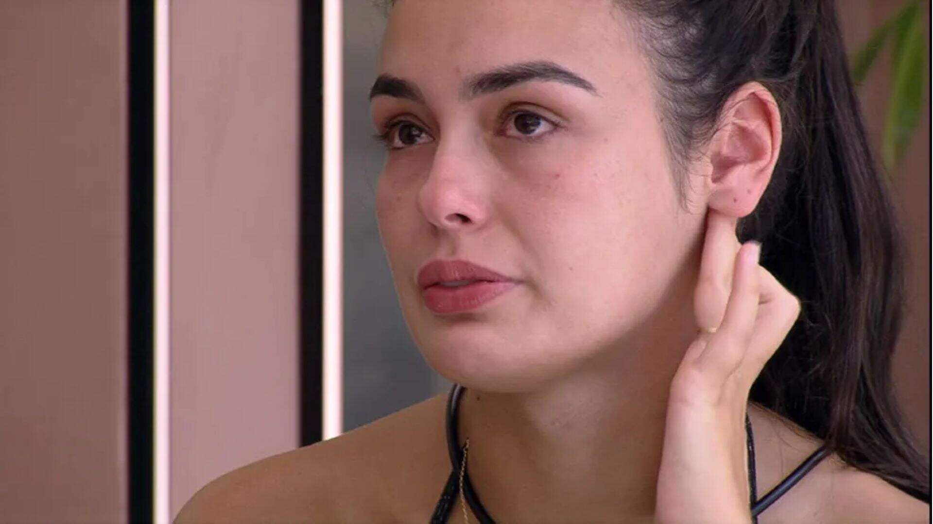 BBB 23: Chorando, Larissa faz desabafo à Marvvila sobre decisão de rivais: “Me magoou muito” - Metropolitana FM