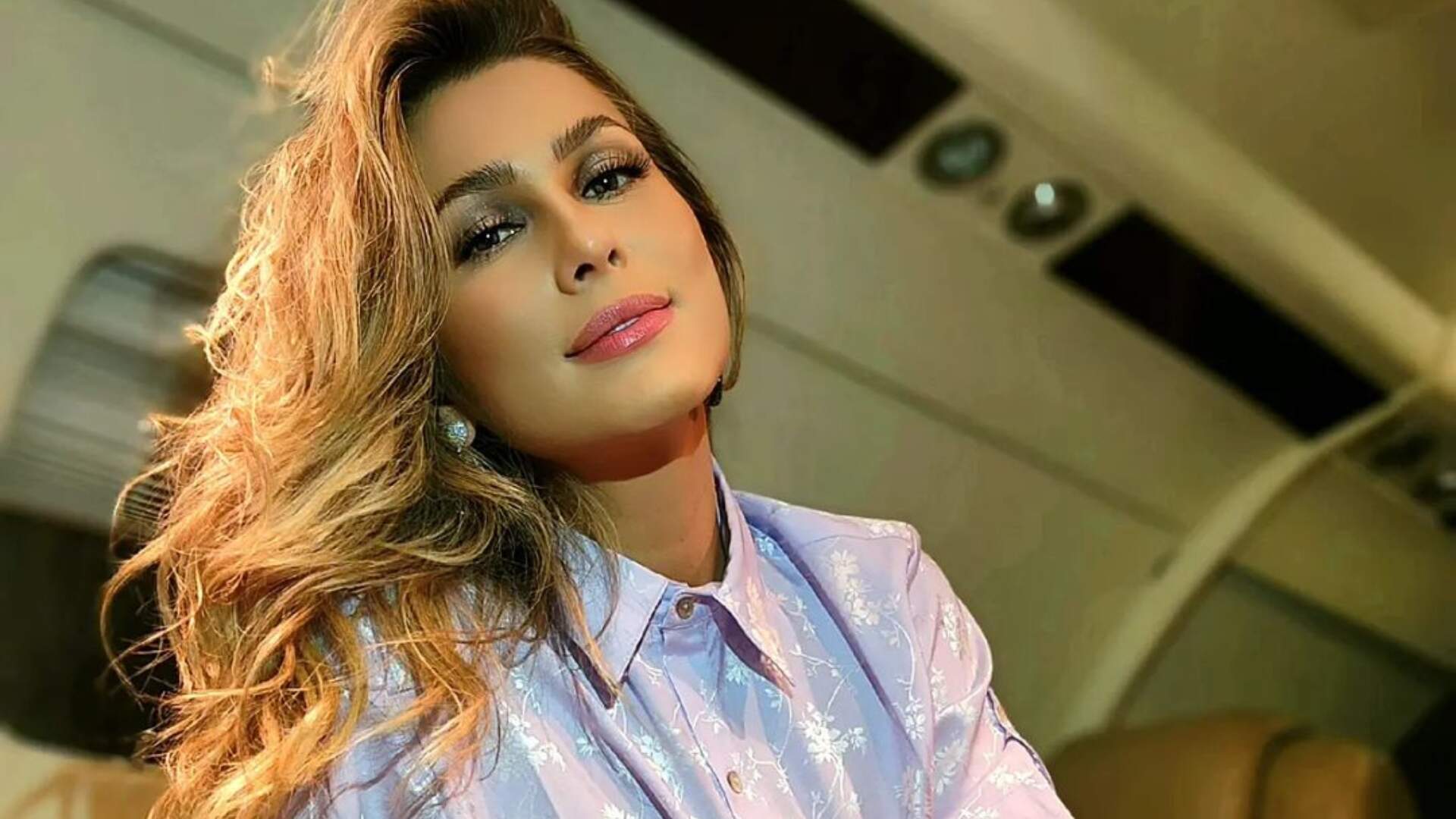 Lívia Andrade se exibe de vestido curtinho com zoom no máximo: “No detalhe pra vocês” - Metropolitana FM