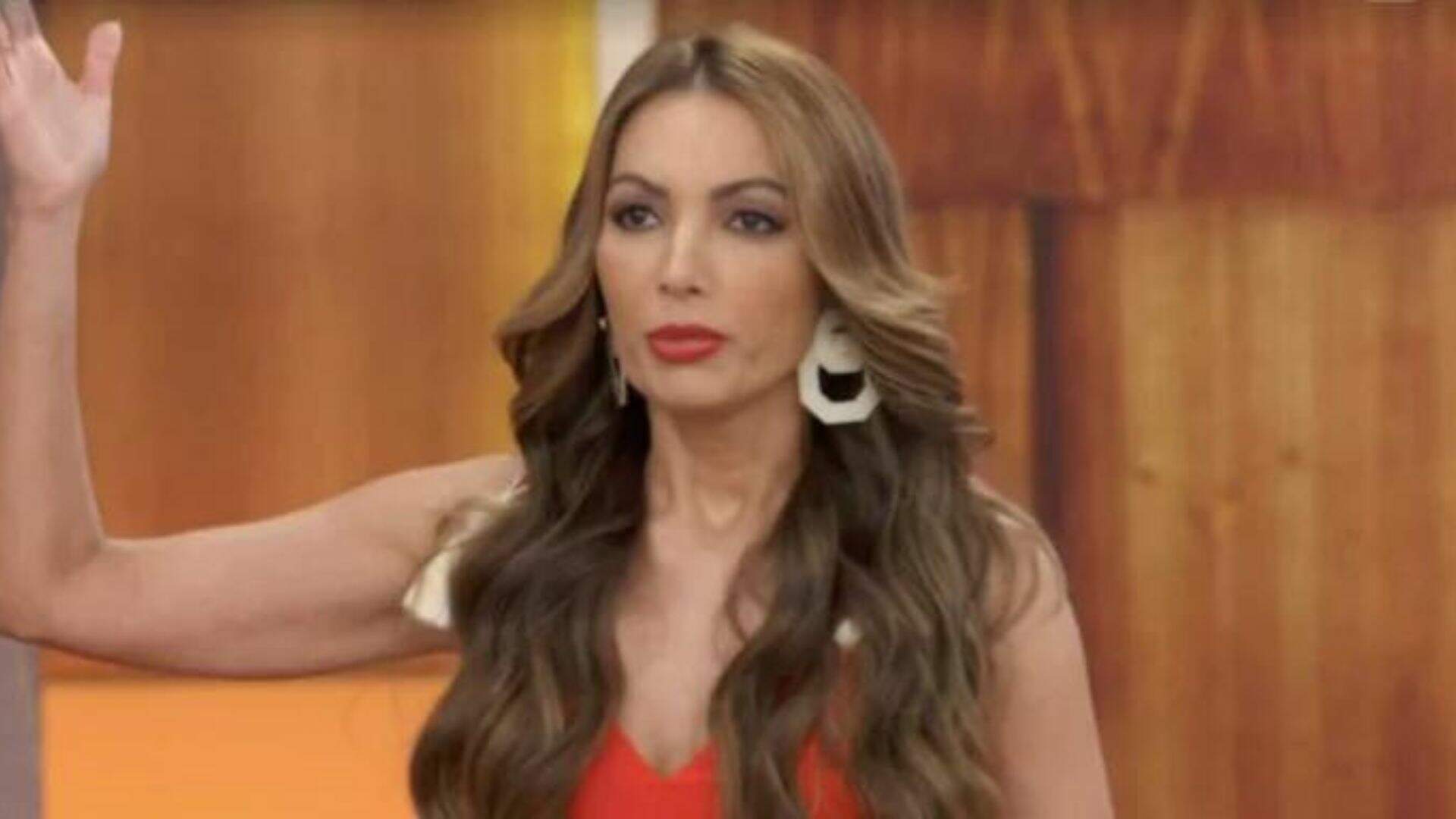 Erro grave! Patrícia Poeta se irrita com erro ortográfico no telão do ‘Encontro’: “Vamos corrigir”