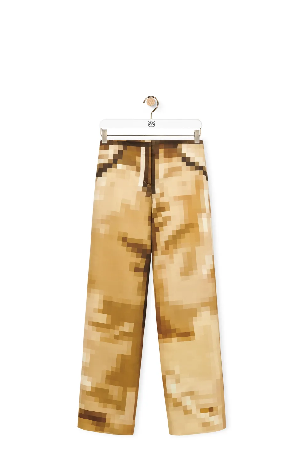 Calça pixelada em cetim e seda da Loewe