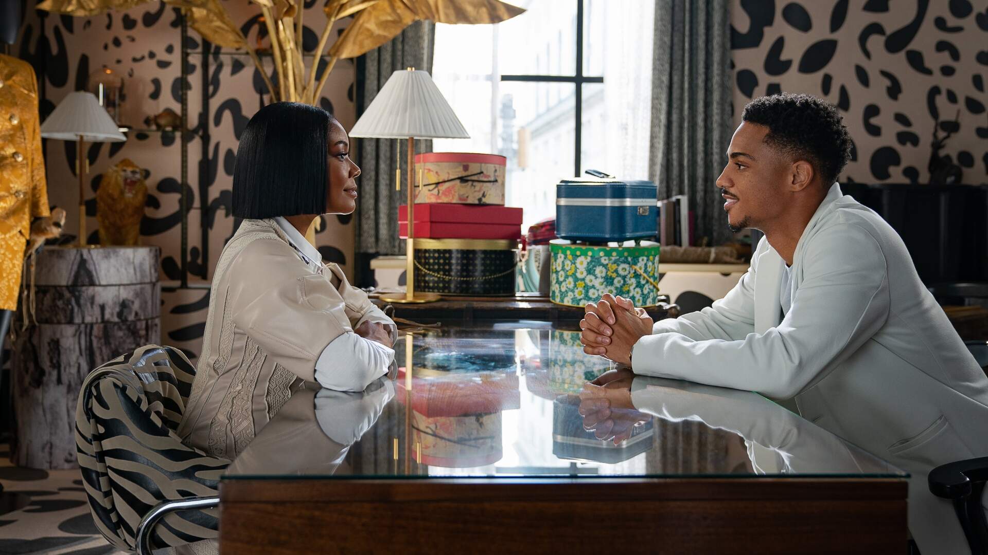 The Perfect Find. (L to R) Gabrielle Union as Jenna and Keith Powers as Eric in The Perfect Find. Cr. Alyssa Longchamp/Netflix © 2023