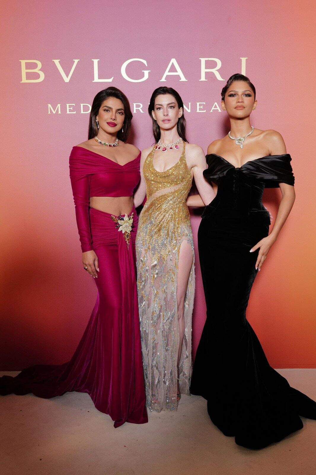 Priyanka Chopra, Anne Hathaway e Zendaya em evento de joalheria de luxo realizado em Veneza (Foto: Reprodução/Twitter)