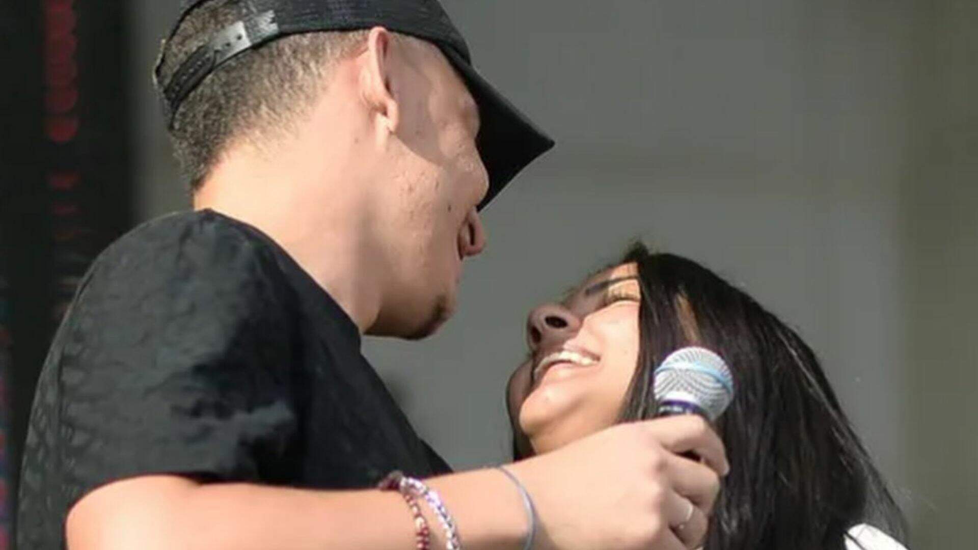 Dez dias após reatar com Ary Mirelle, João Gomes se declara à namorada durante show: “Tô apaixonado” - Metropolitana FM