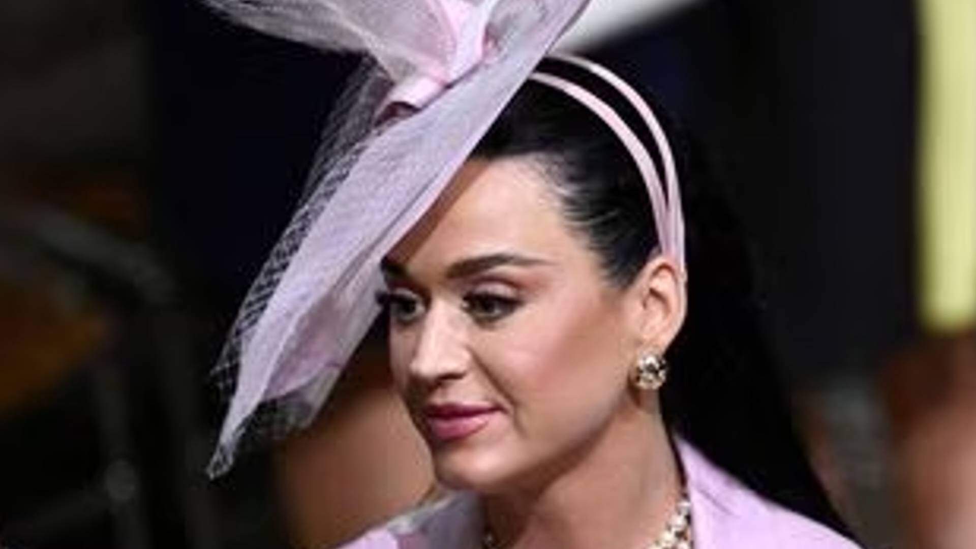 Katy Perry: por que a cantora roubou a cena na coroação do Rei Charles III? - Metropolitana FM