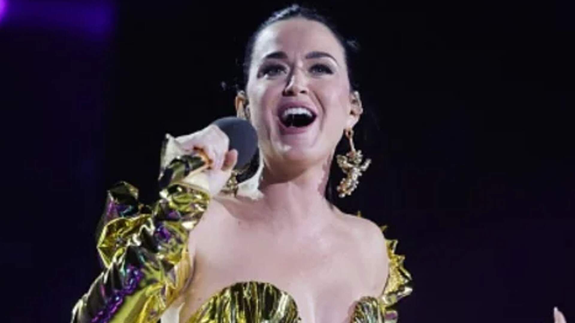 Katy Perry faz apresentação especial durante coroação do Rei Charles III e detalhes roubam a cena