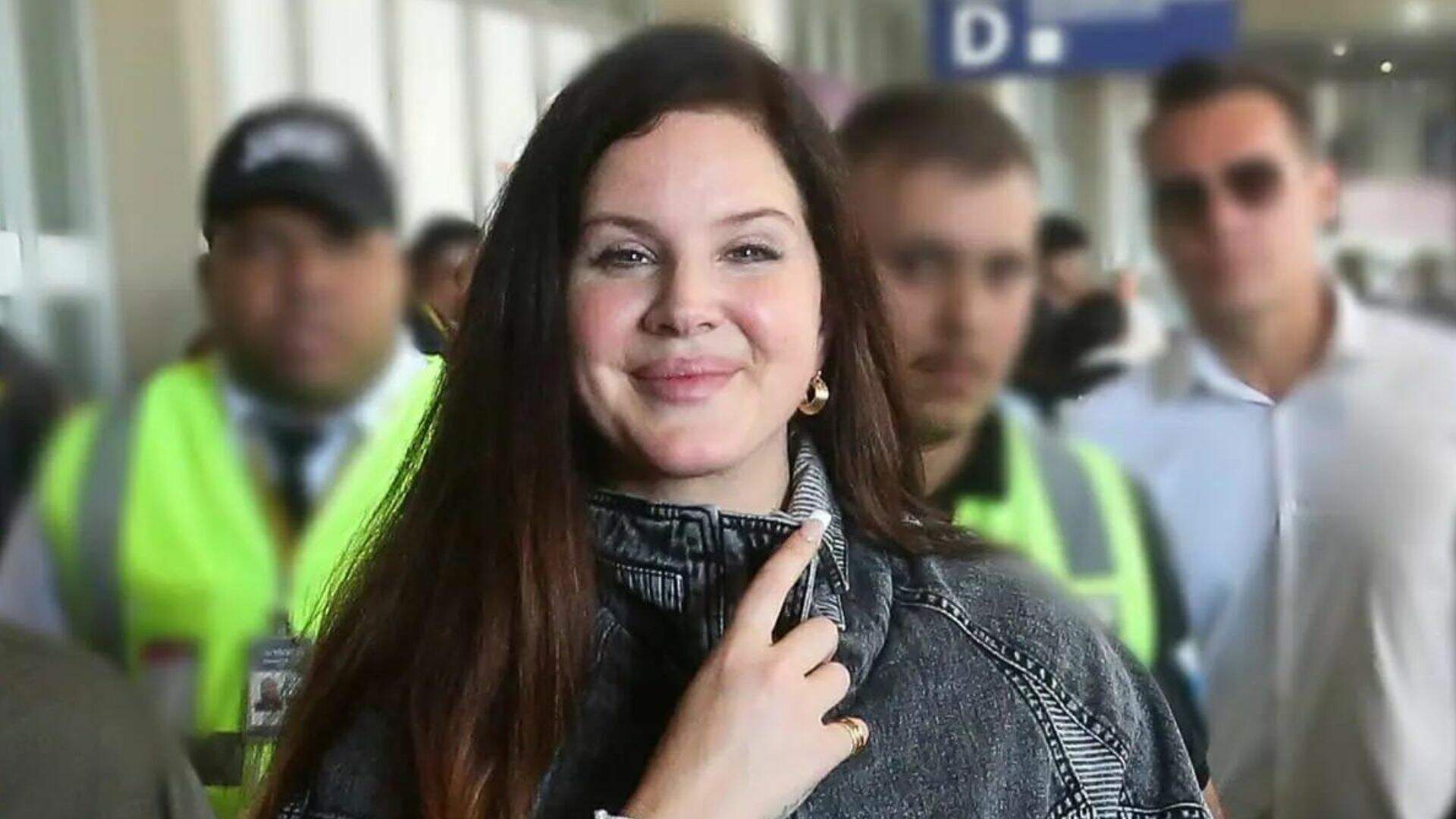 Lana Del Rey desembarca no Brasil, tem atitude inesperada com fãs em aeroporto e é aclamada - Metropolitana FM