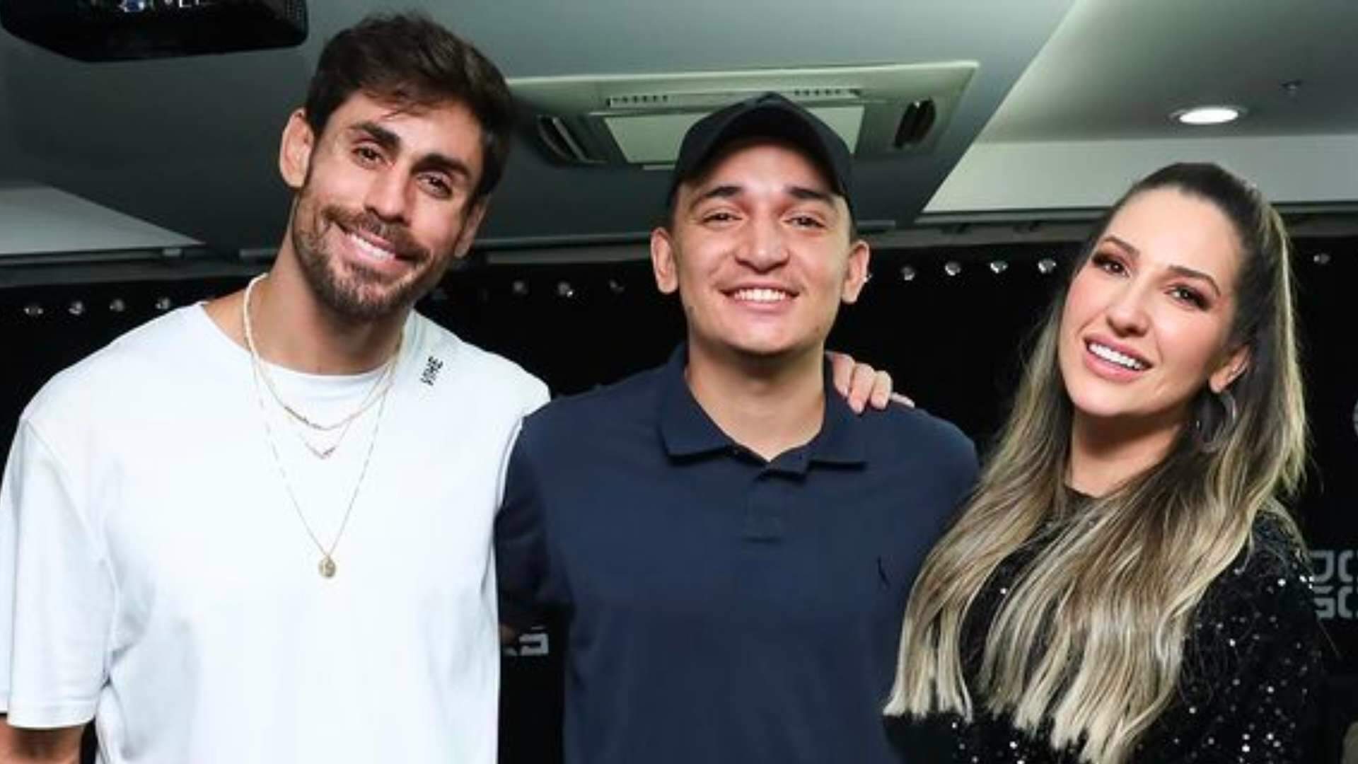 Mais uma vez? Cara de Sapato e Amanda são flagrados juntinhos em show de João Gomes e viralizam - Metropolitana FM