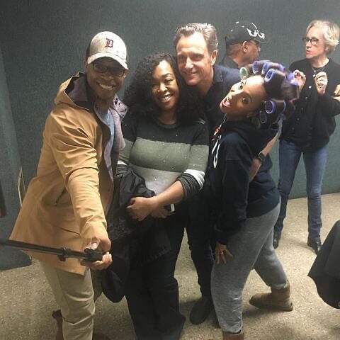 Bastidores de Scandal (Foto: Reprodução/Instagram)