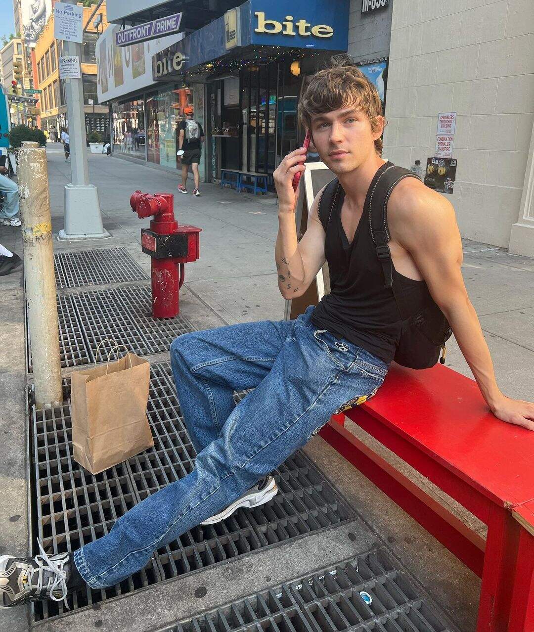 Miles Heizer será Cameron Cope em The Corps (Foto: Reprodução/Instagram)