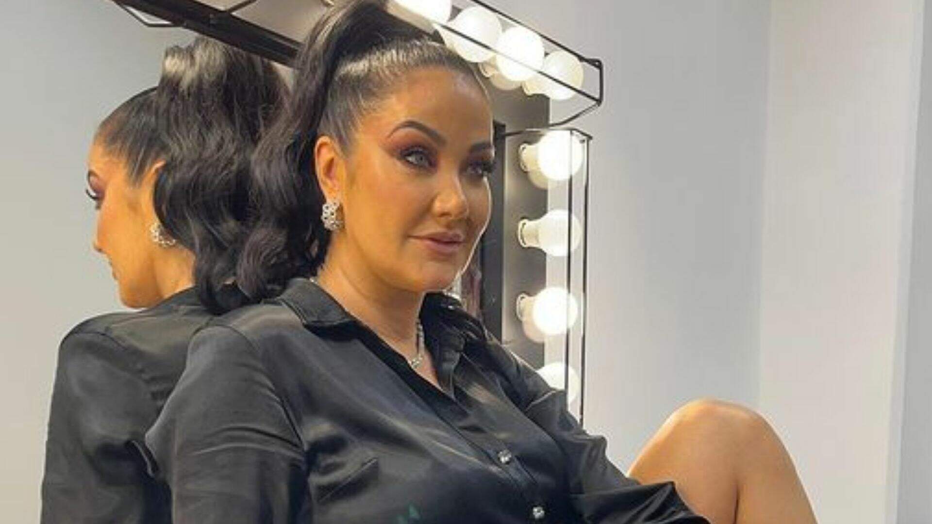 Ela tá bombando! Helen Ganzarolli aposta em vestido PP preto para gravações no SBT - Metropolitana FM