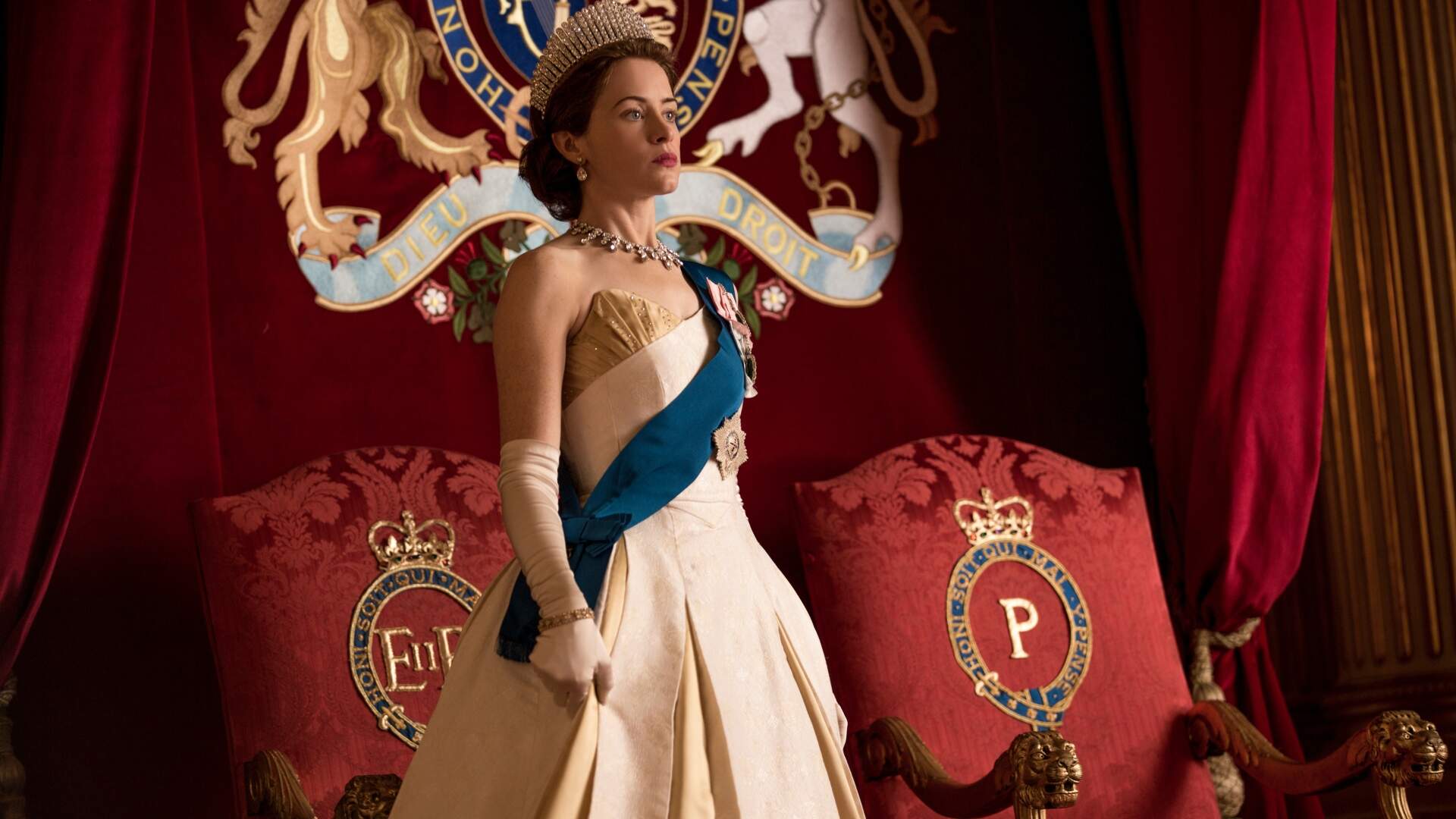 Claire Foy como Rainha Elizabeth II durante a segunda temporada de “The Crown” (Foto: Robert Viglasky/Netflix)
