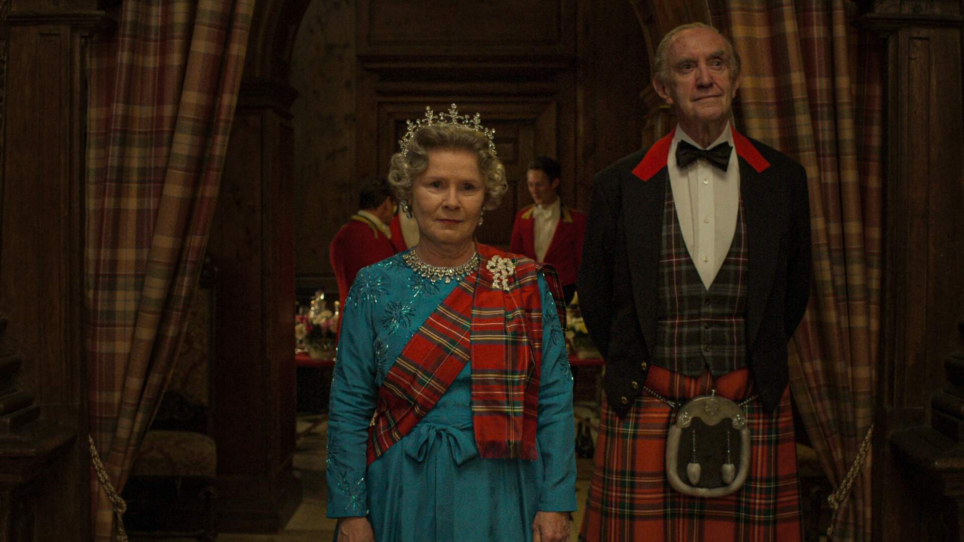 Imelda Staunton como Rainha Elizabeth II durante a quinta temporada de “The Crown” (Foto: Reprodução/Netflix)