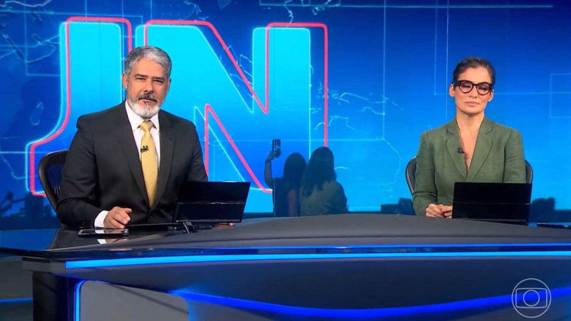 Que deselegante! Repórteres cometem gafe na abertura do ‘Jornal Nacional’ e geram comentários na web - Metropolitana FM