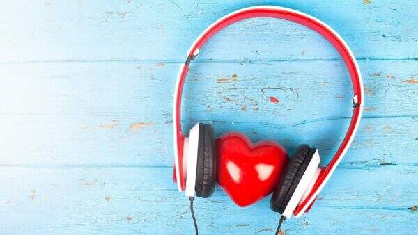 Dia dos Namorados: confira a playlist com as músicas mais românticas de todos os tempos para escutar ao lado do mozão!