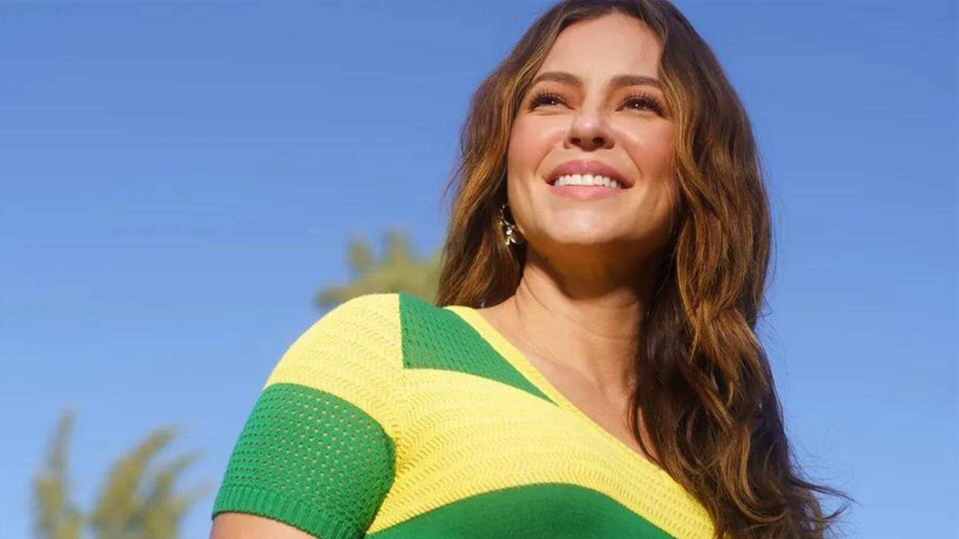 Orgulho Nacional! Paolla Oliveira se une à torcida da Seleção Feminina na Copa e usa look verde e amarelo