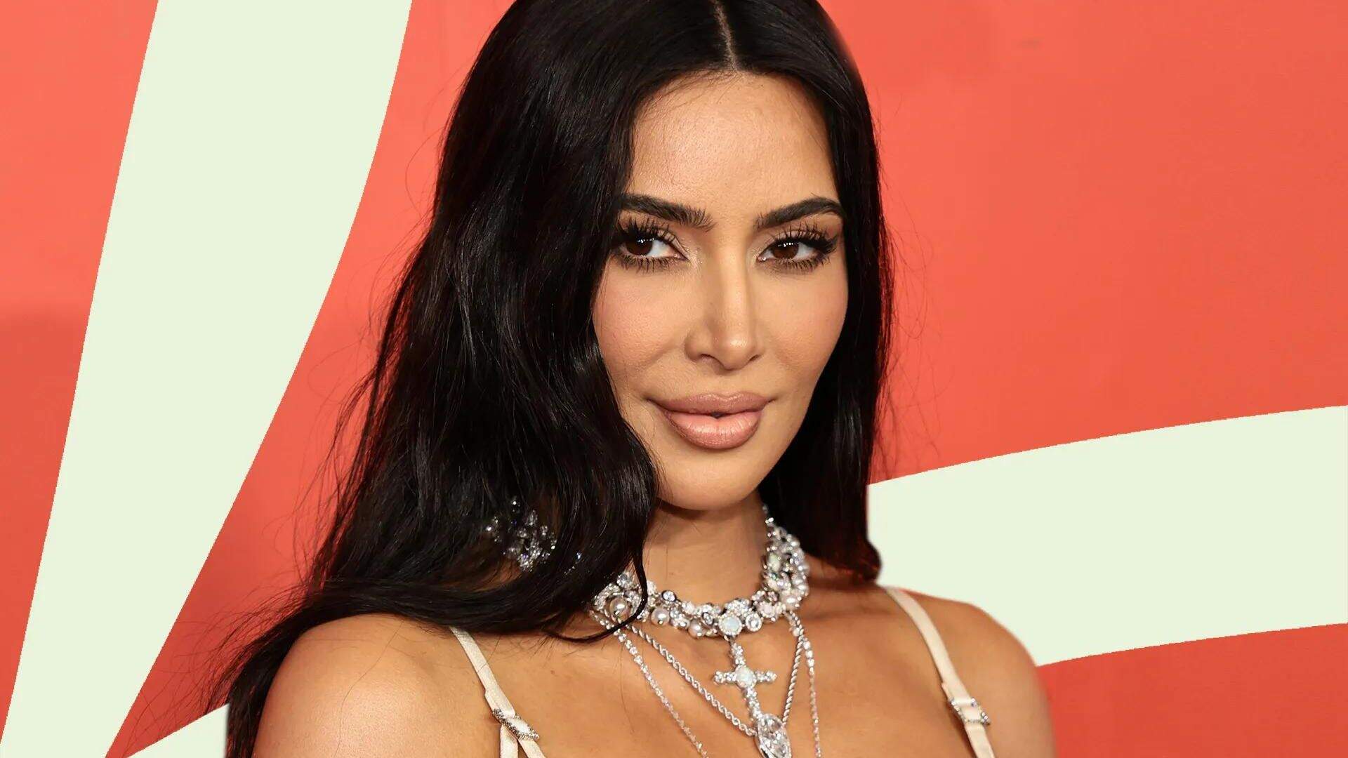 Kim Kardashian ostenta no Japão com bolsa mais cara do mundo, de R$ 2,1 milhões