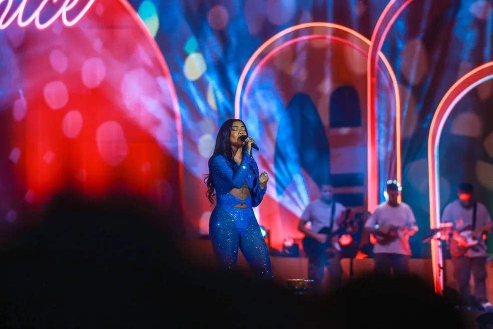 Ludmilla no palco do Numanice