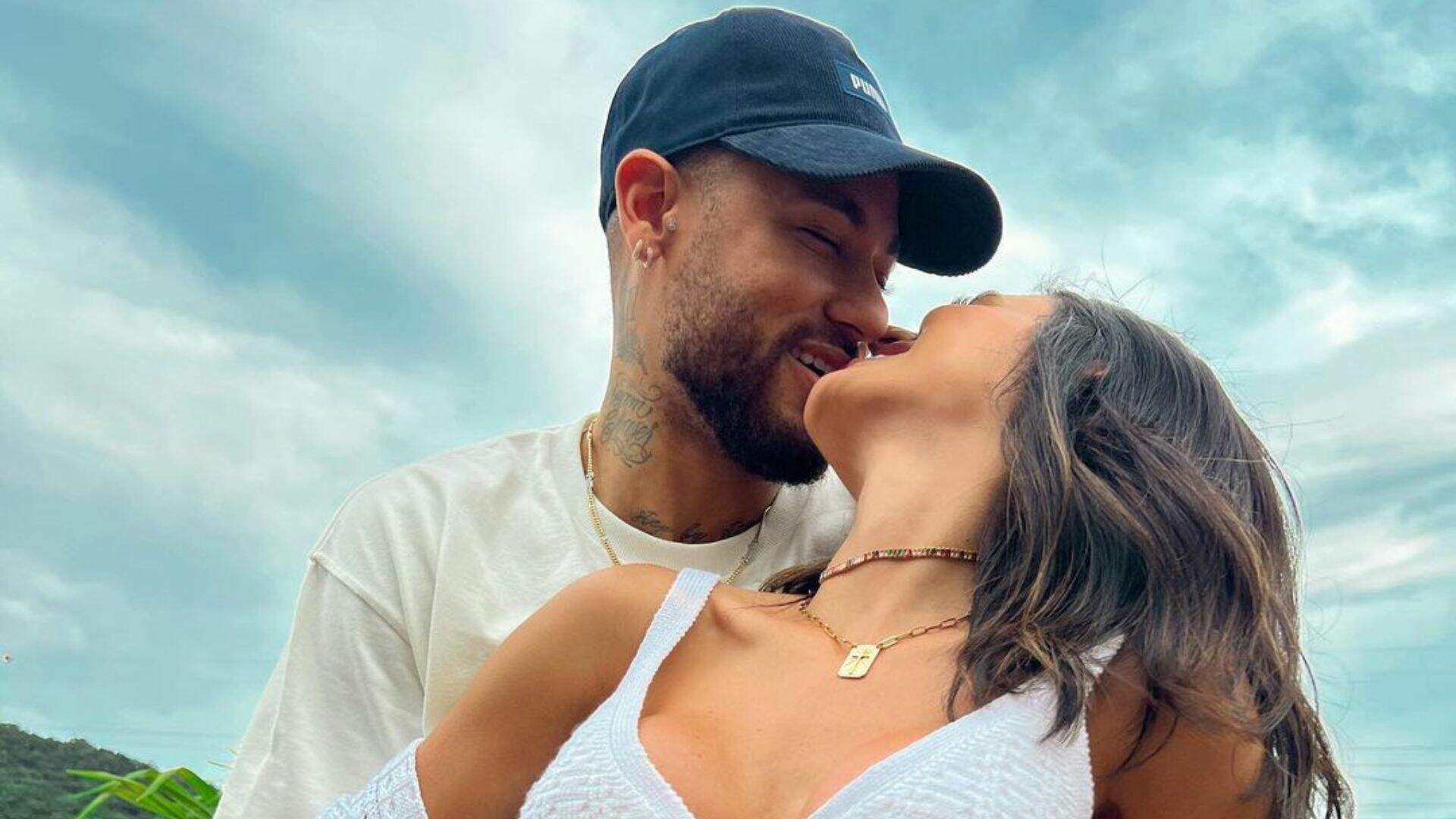 Juntos ou separados? Lene Sensitiva prevê futuro do relacionamento de Bruna Biancardi e Neymar Jr. - Metropolitana FM