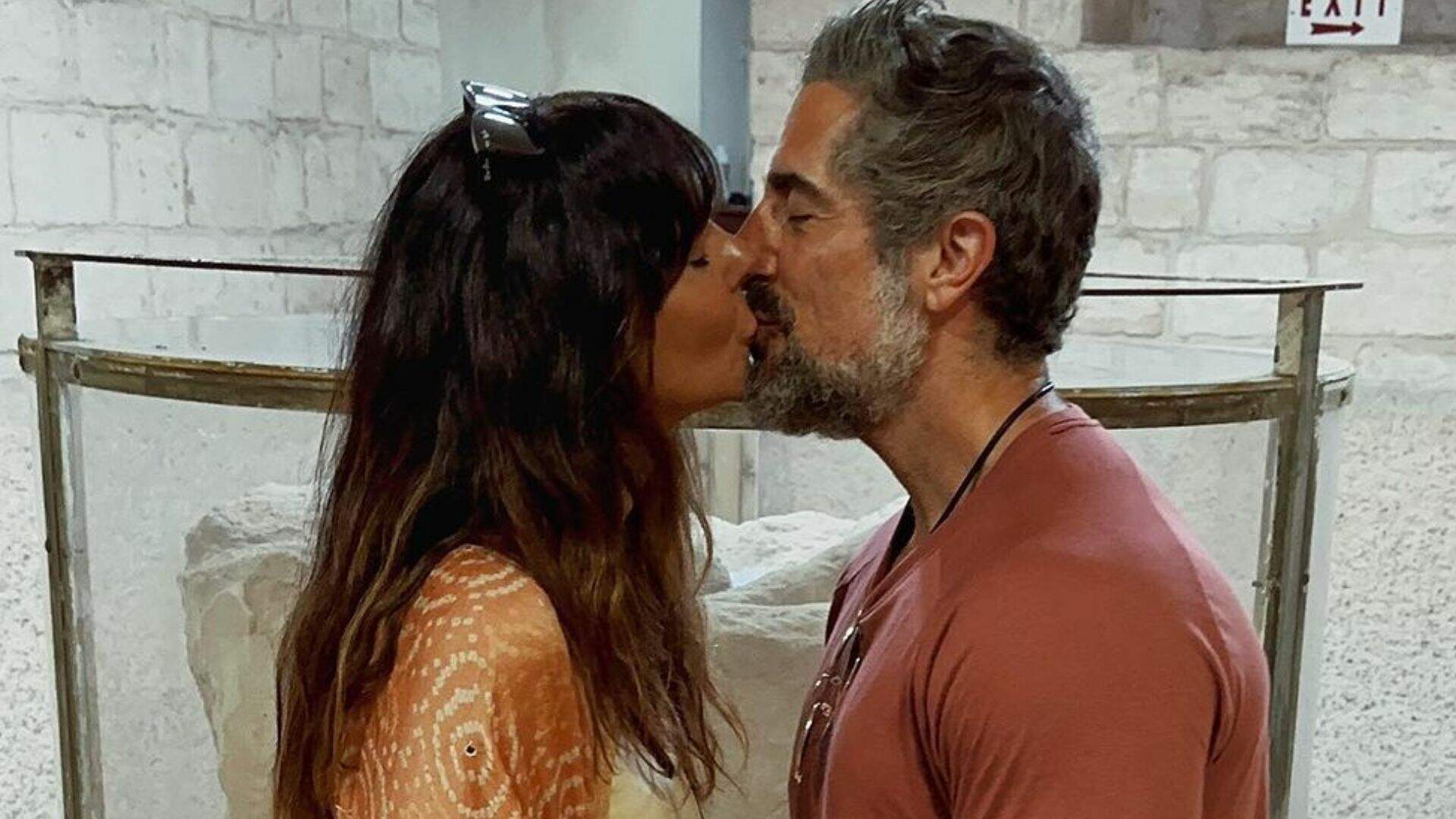 Em Israel, Marcos Mion renova votos de casamento: ‘Sem você não sou’ - Metropolitana FM