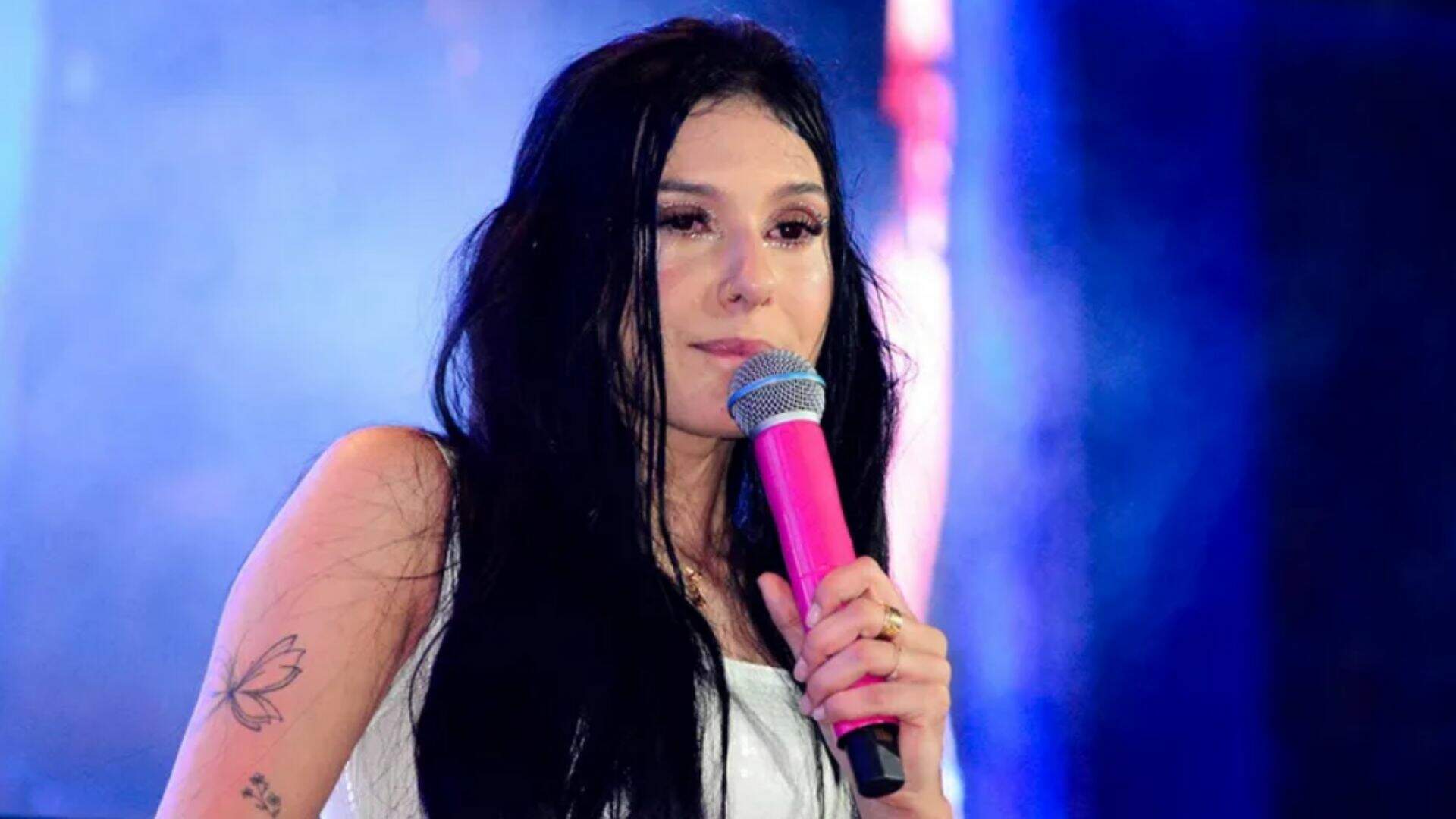 Ana Castela choca público ao chorar no palco e faz desabafo inesperado na frente de todos - Metropolitana FM