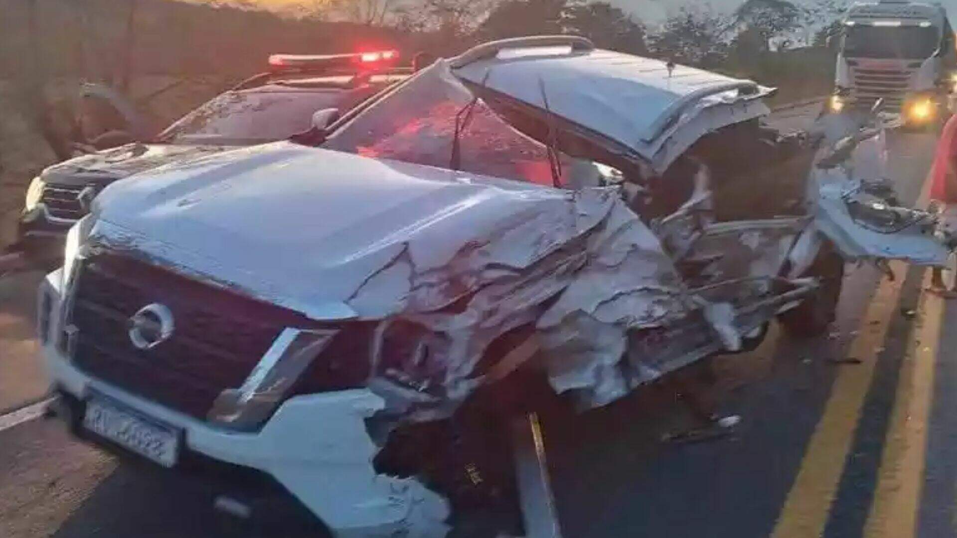 Após grave acidente de carro, vídeo do cantor gospel Regis Danese com sangue no rosto preocupa internautas - Metropolitana FM