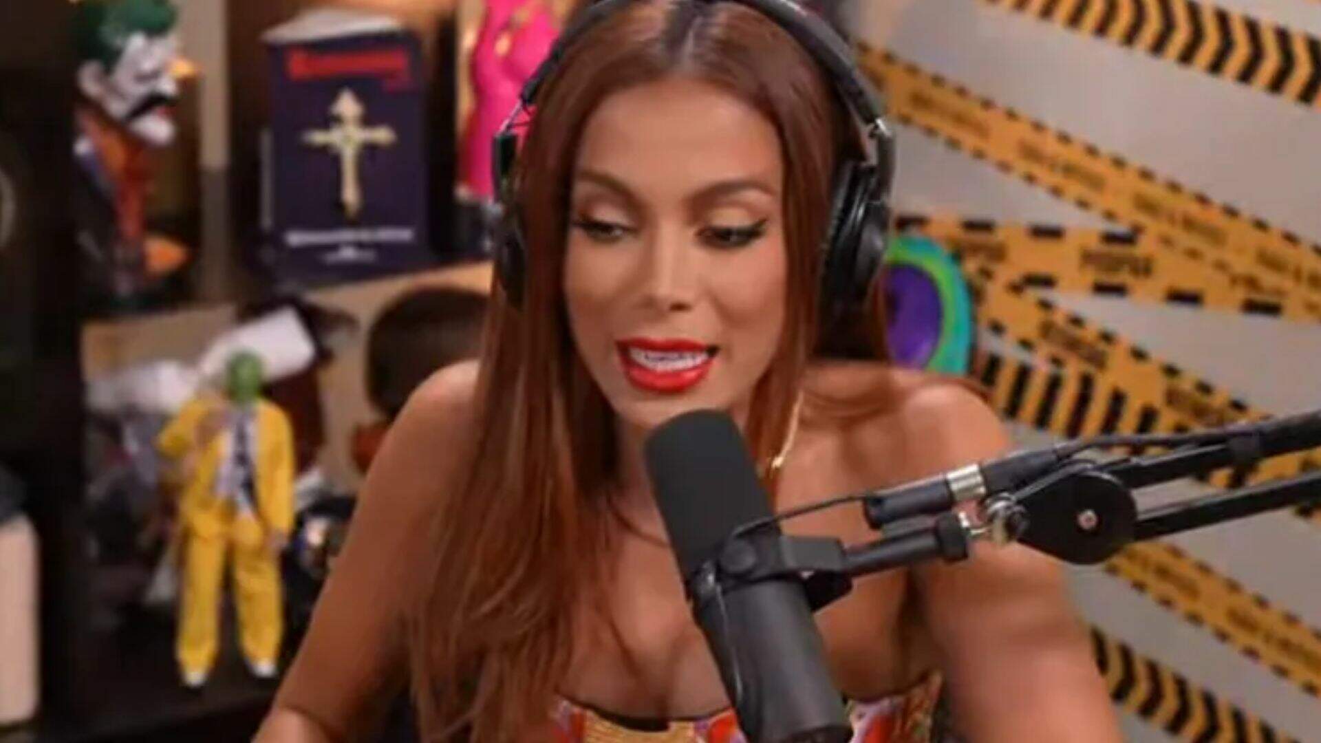 Anitta é questionada como cresceu na carreira e resposta ao vivo deixa apresentadores em choque: “Eu dei”