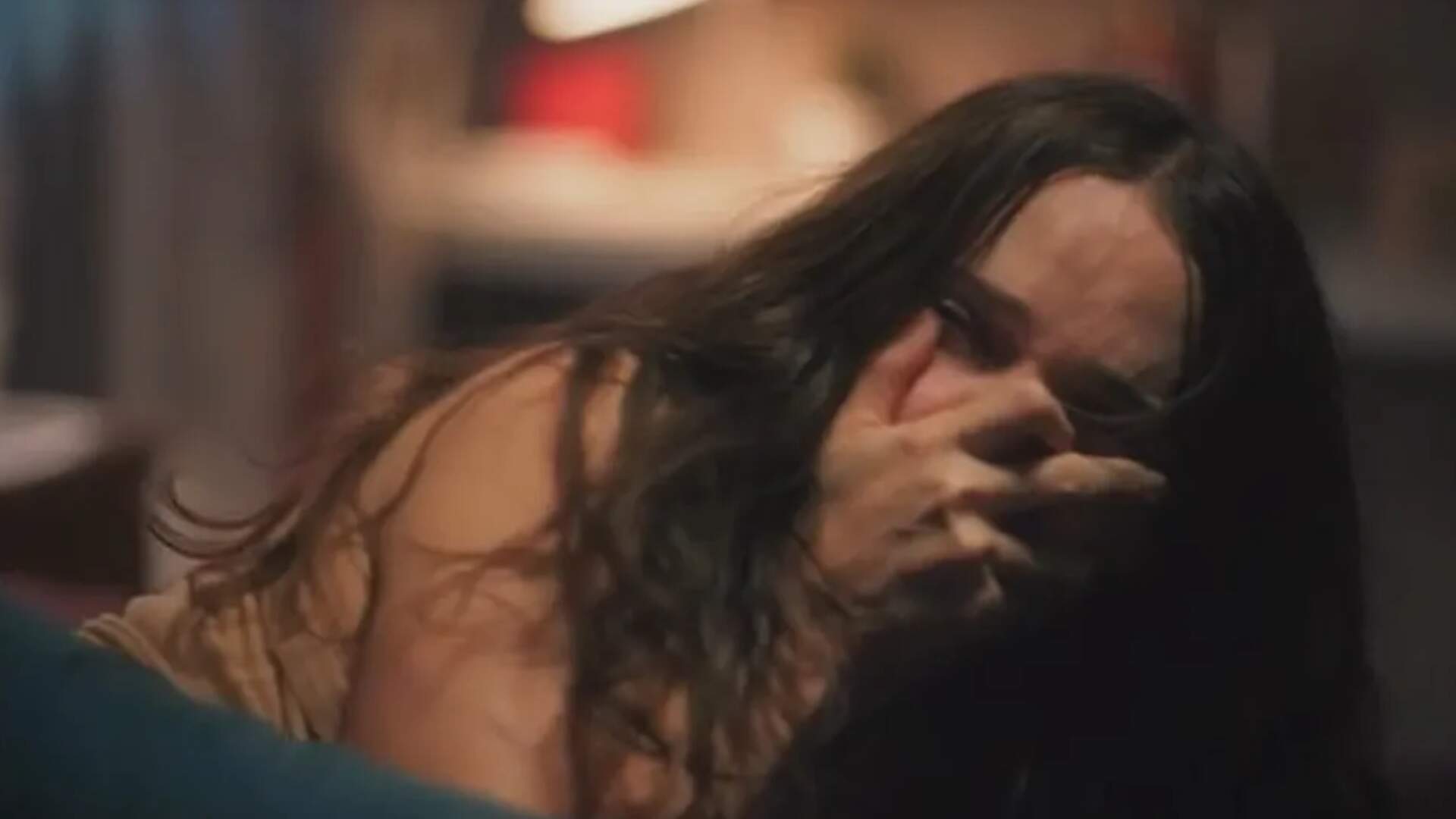 Terra e Paixão: Cansada de ser agredida pelo marido, Lucinda expulsa Andrade de casa! - Metropolitana FM
