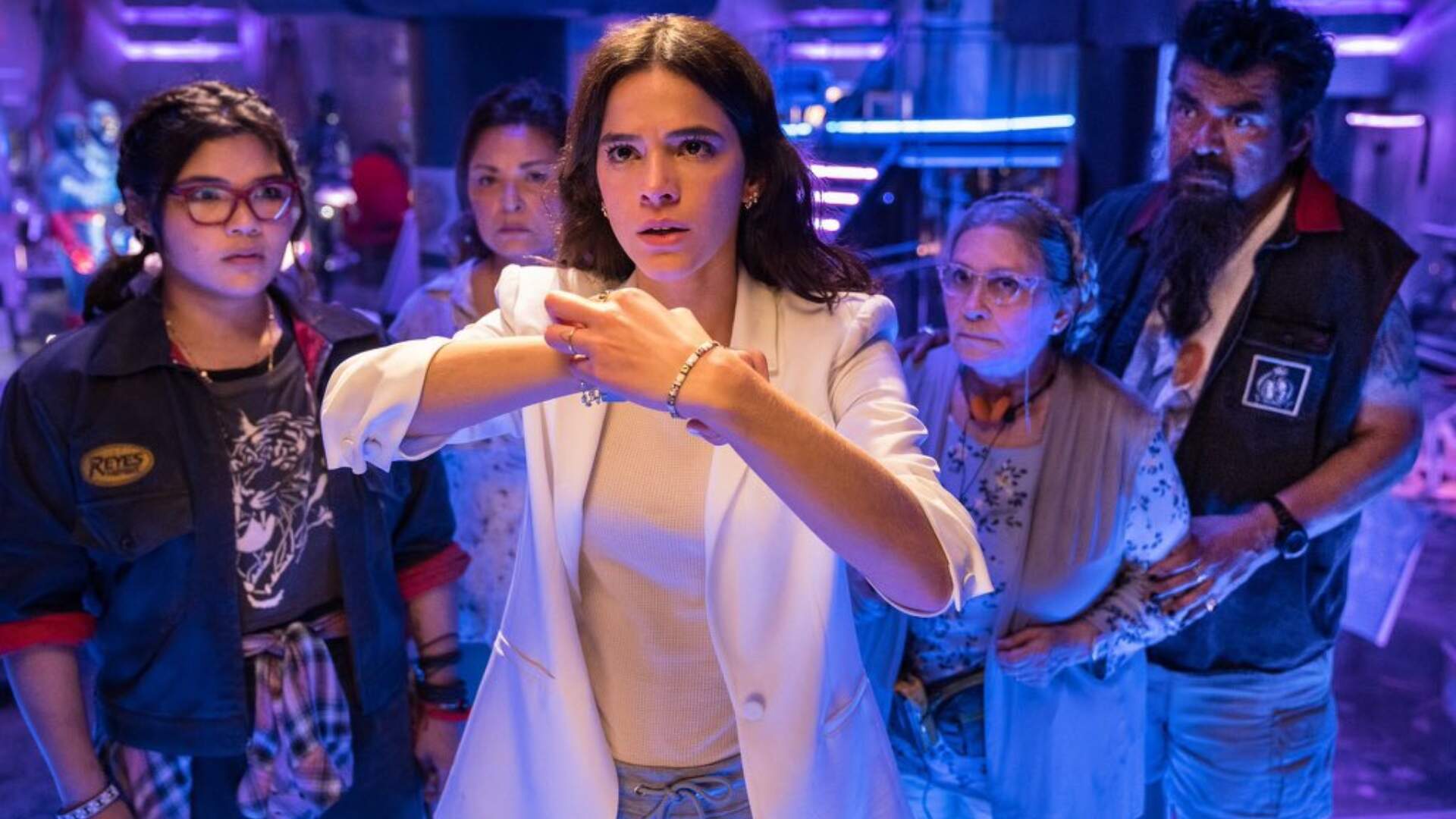 Tem que esperar o filme acabar! ‘Besouro Azul’ tem duas cenas pós-crédito - Metropolitana FM