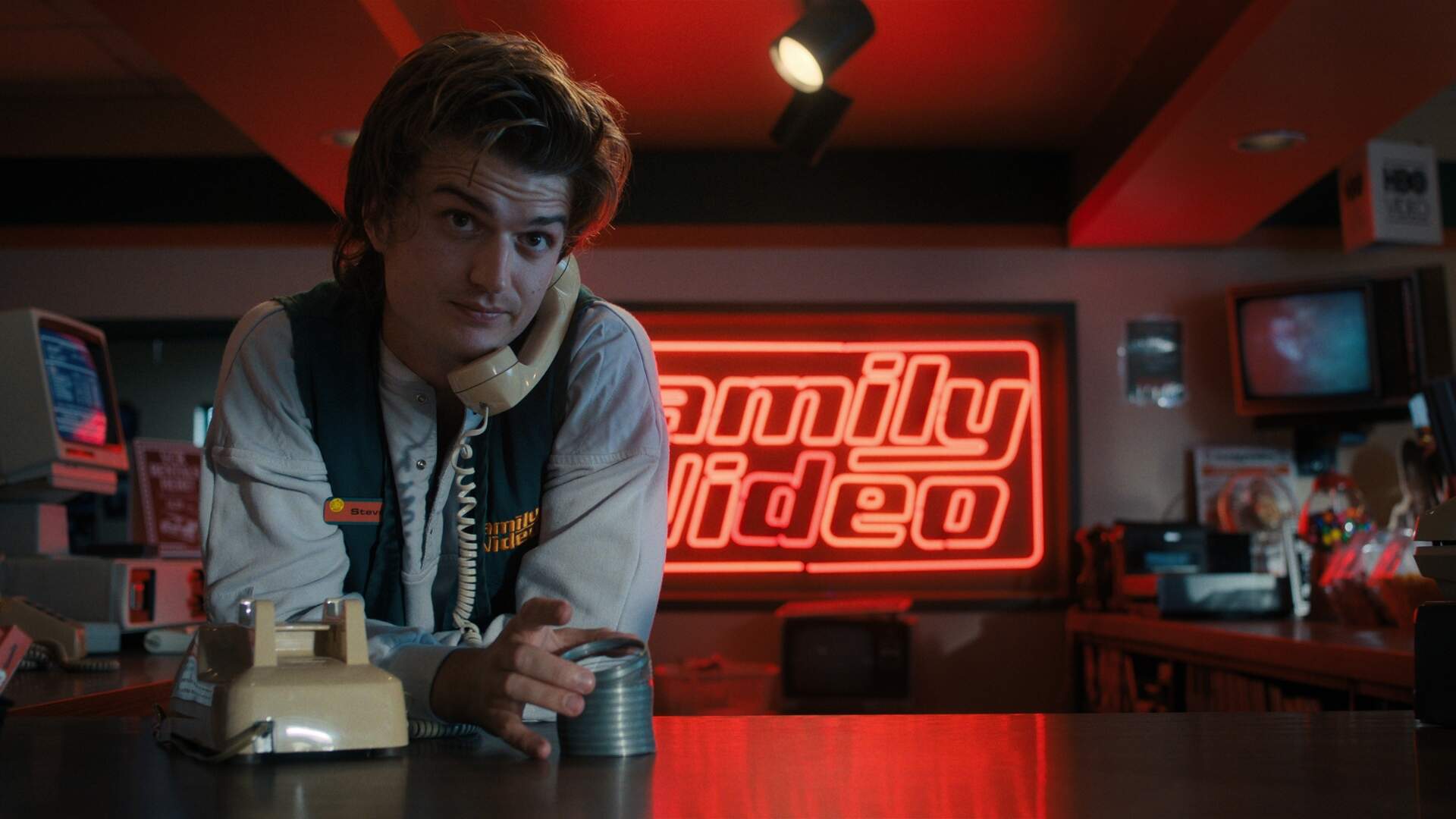 Stranger Things: Joe Keery fala sobre final do drama: “Há uma sensação de alívio, há uma sensação de tristeza” - Metropolitana FM