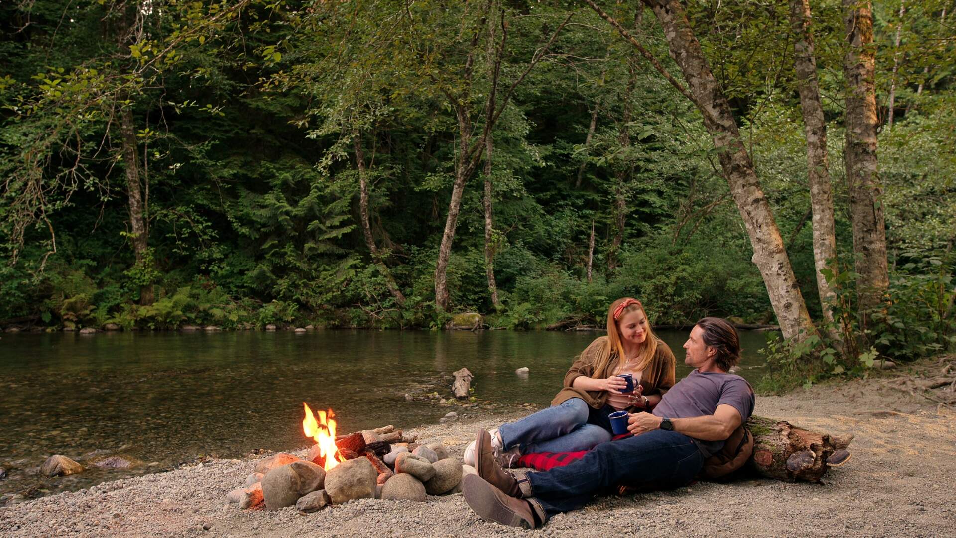 Alexandra Breckenridge como Mel Monroe e Martin Henderson como Jack Sheridan na quinta temporada de “Virgin River” (Foto: Reprodução/Netflix)