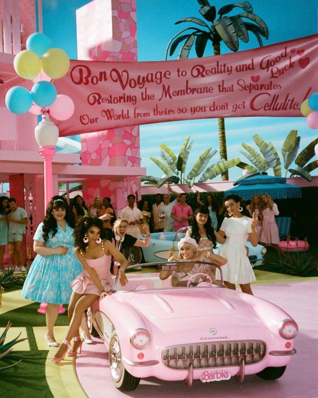 Sharon Rooney, Ana Cruz Kayne, Greta Gerwig, Margot Robbie, Ritu Arya e Emma Mackey nos bastidores de “Barbie” (Foto: Rob Harris/Warner Bros)