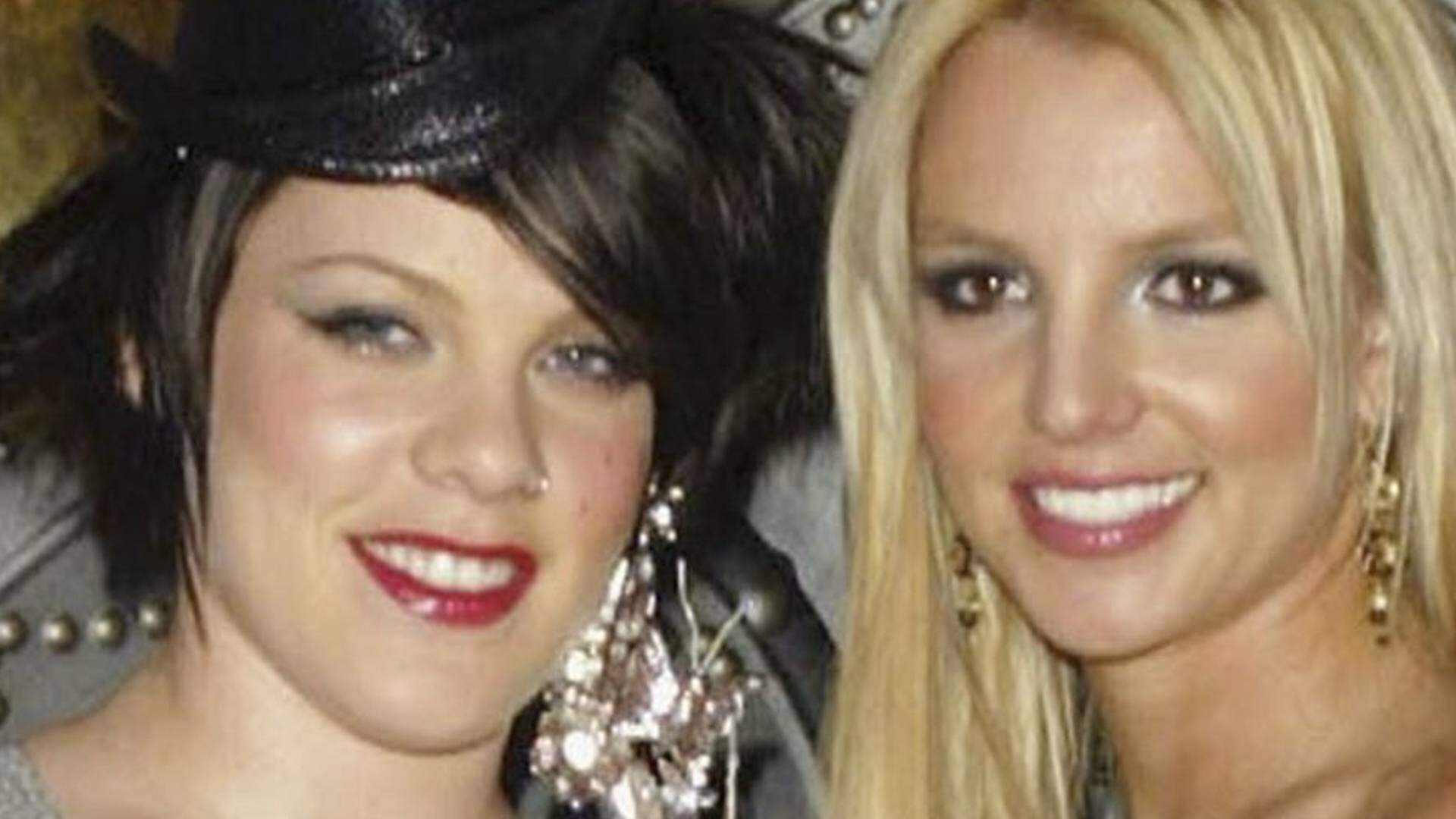 P!nk mostra sororidade ao fazer surpresa incrível para Britney Spears em show e recebe elogios dos fãs - Metropolitana FM