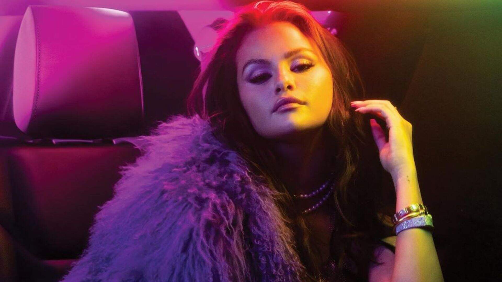Está de volta! Selena Gomez anuncia lançamento de ‘Single Soon’