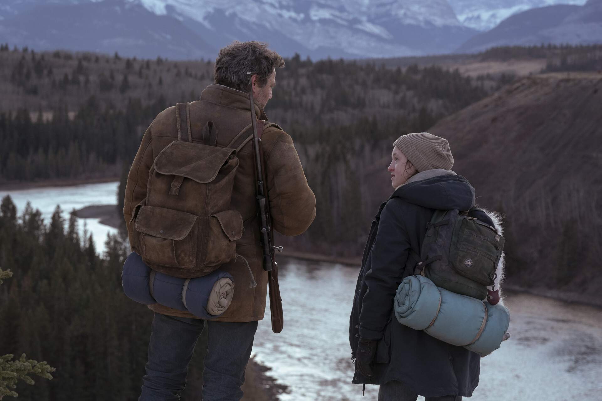 Pedro Pascal e Bella Ramsey na primeira temporada de “The Last of Us” (Foto: Liane Hentscher/HBO)