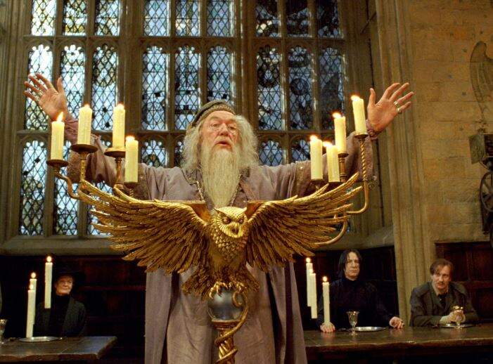 Michael Gambon comelou a interpretar Alvo Dumbledore em "Harry Potter e o Prisioneiro de Azkanban" (Foto: Reprodução/Warner Bros)