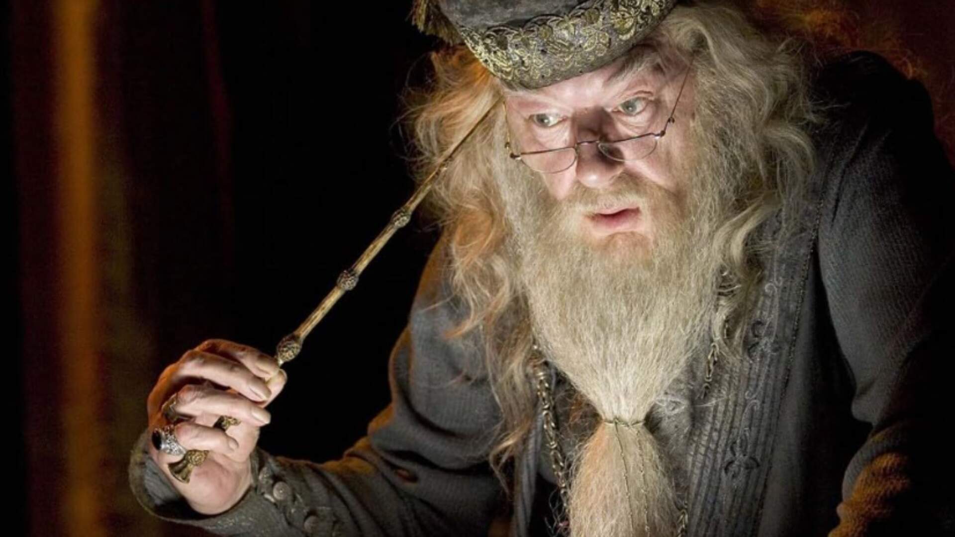 Michael Gambon, o Alvo Dumbledore da franquia Harry Potter, morre aos 82 anos - Metropolitana FM